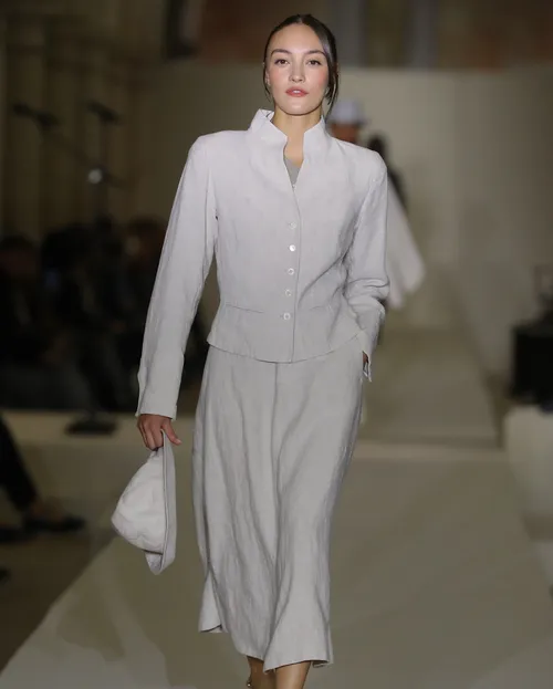 Agnès b. SS2026 vida linne-culottes med hög krage