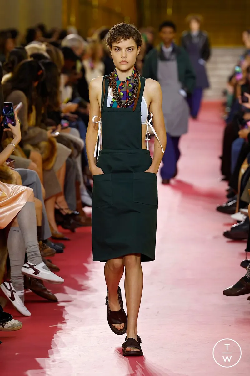 Miu Miu SS2026 synliga intimplagg look