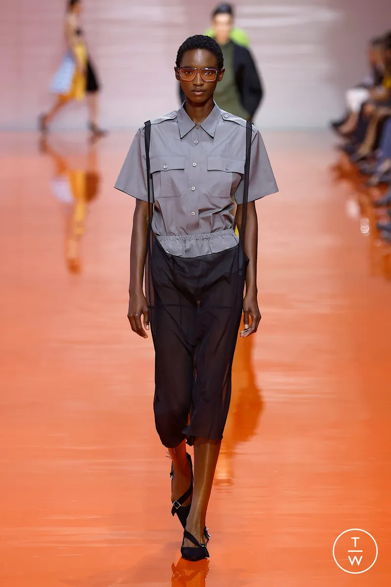 Prada SS2026 workwear-inspirerad look med boilersuit