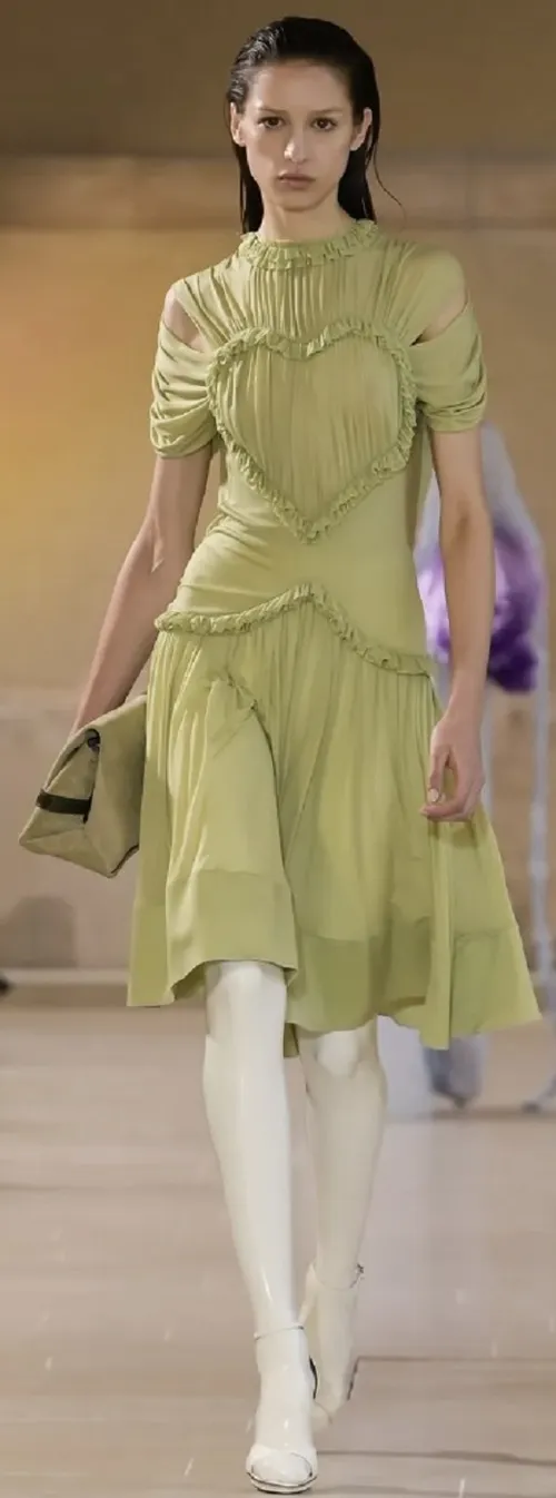 Victoria Beckham runway look